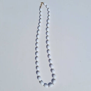 Vintage Monet 80s White Plastic Oval Graduated Beaded Necklace Spring Ring Clasp